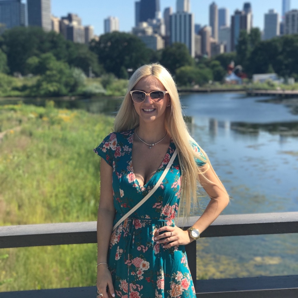 Meet your Posher, Dalila